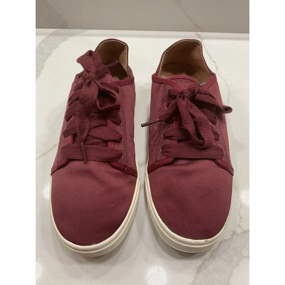 Olukai PEHUEA LI LANUI Sneakers Womens 9/39 Burgundy Satin Comfort Shoes